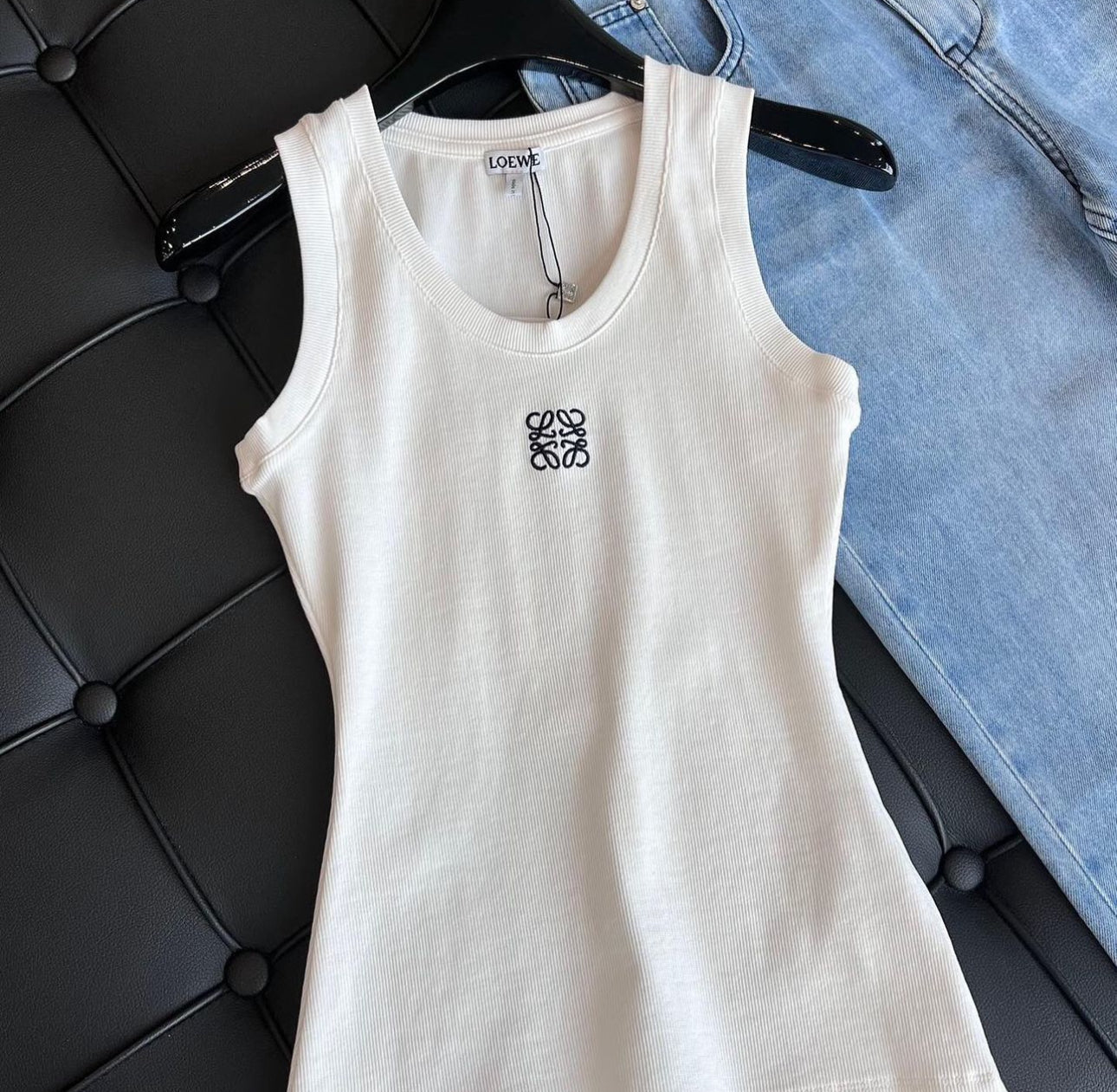 Logo Vest