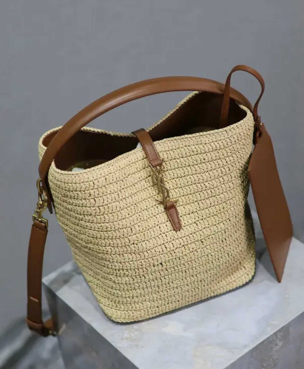 37 Raffia