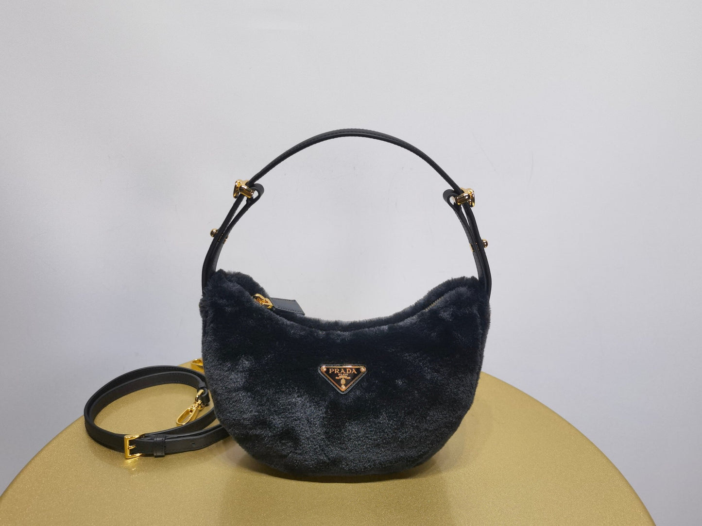 Arque Shoulder Bag