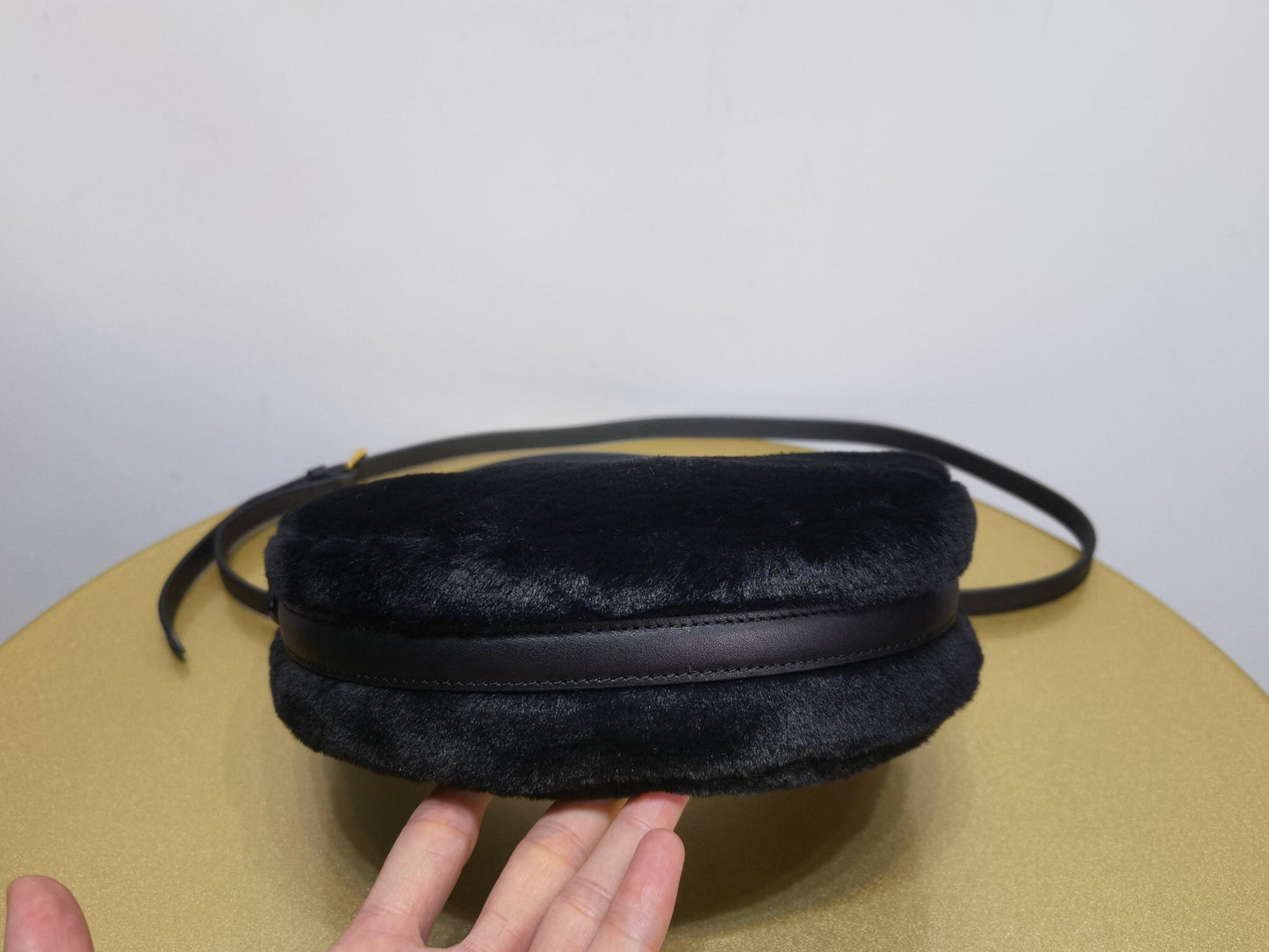 Arque Shoulder Bag