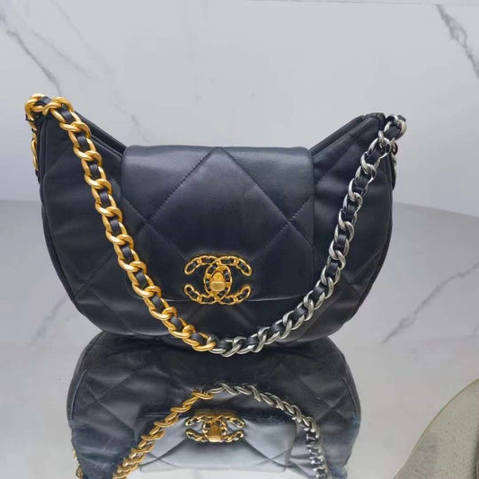 CC 19 Baguette Bag