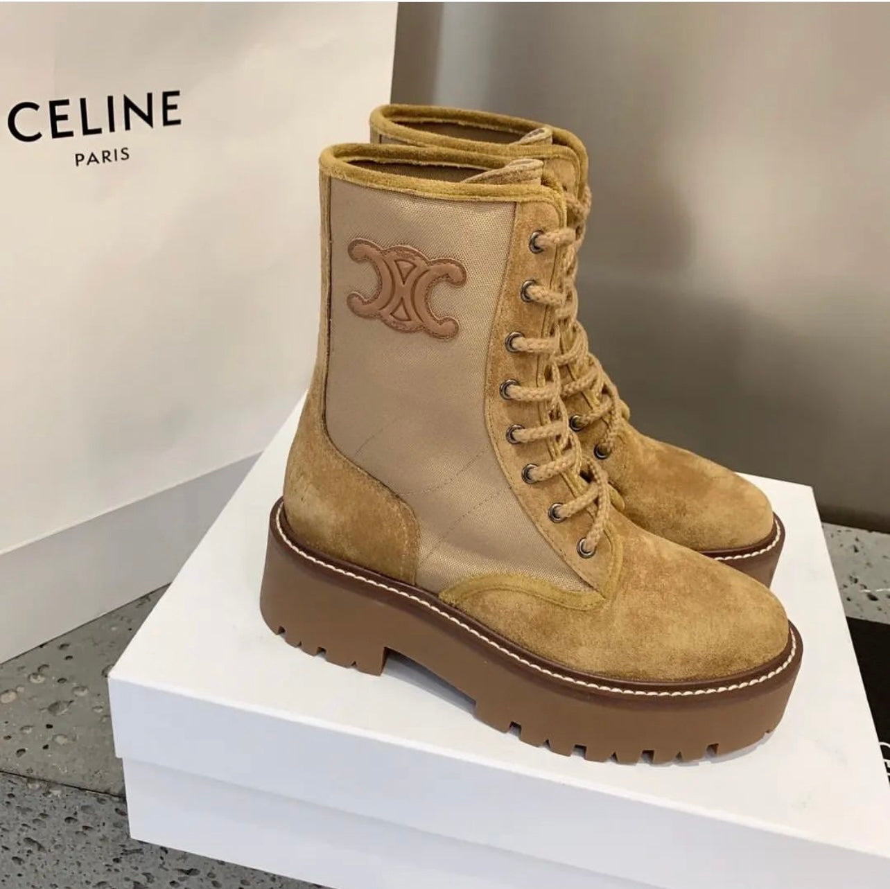 Triomphe Boots