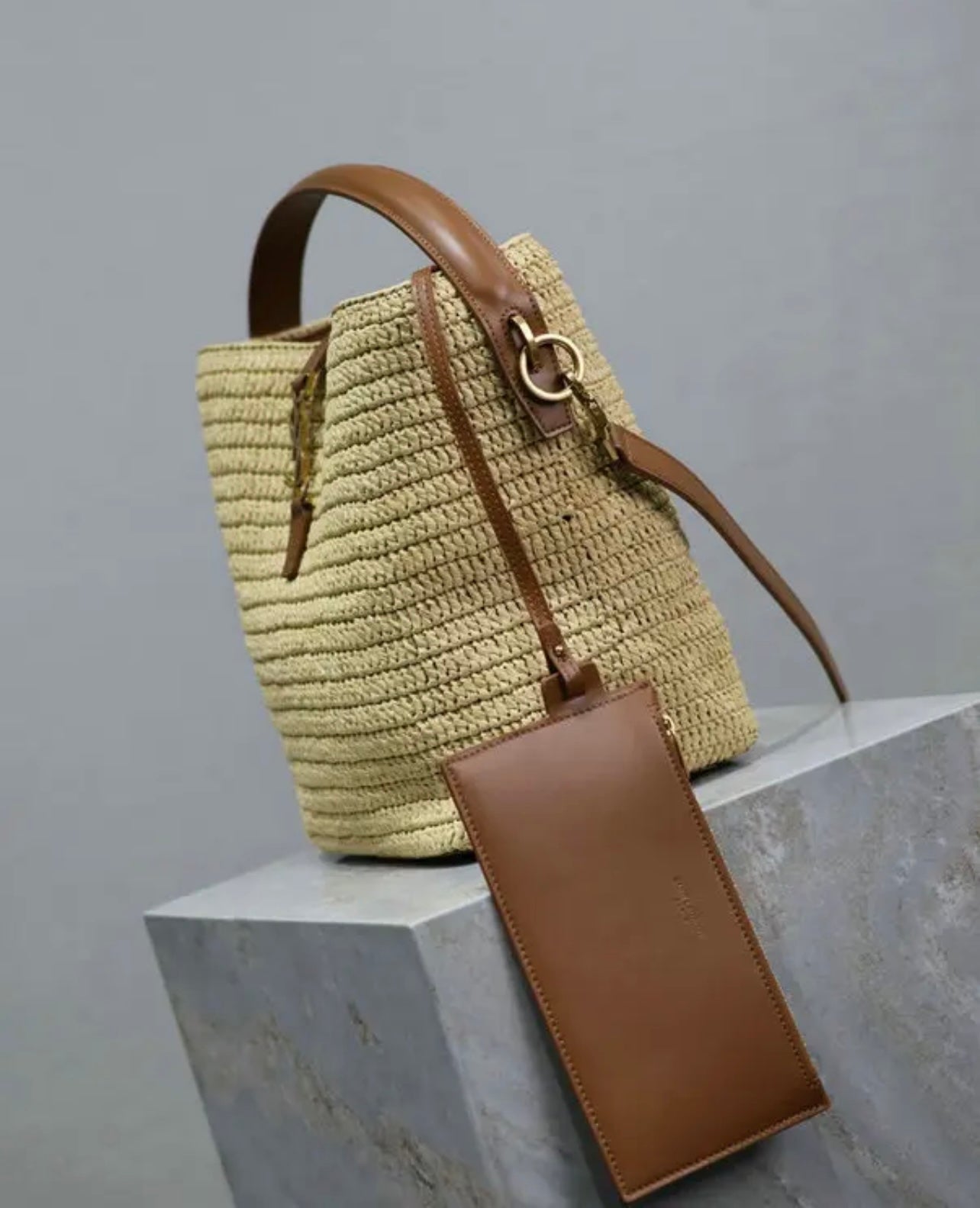 37 Raffia