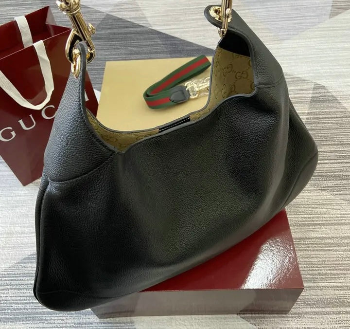 GG Medium Shoulder Bag