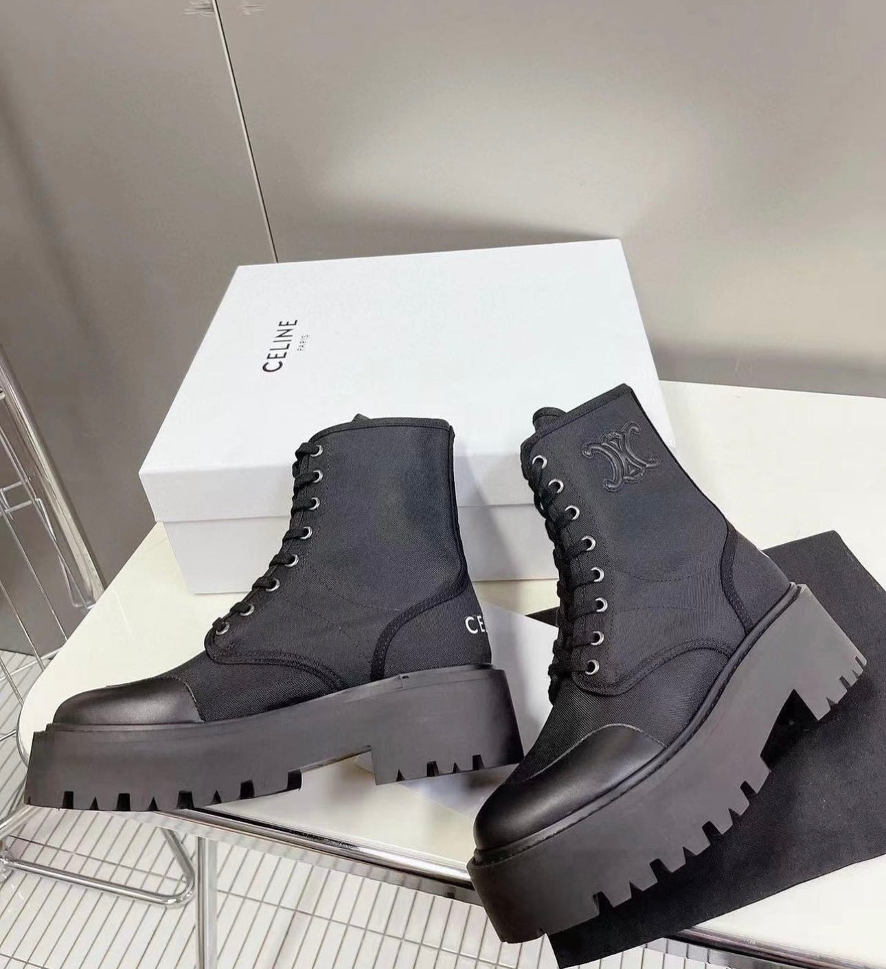 Triomphe Boots