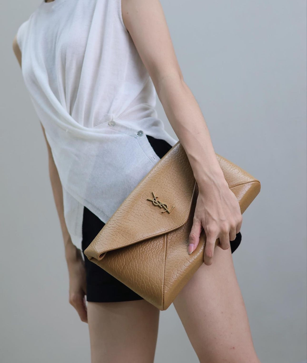 Cassandre Pouch