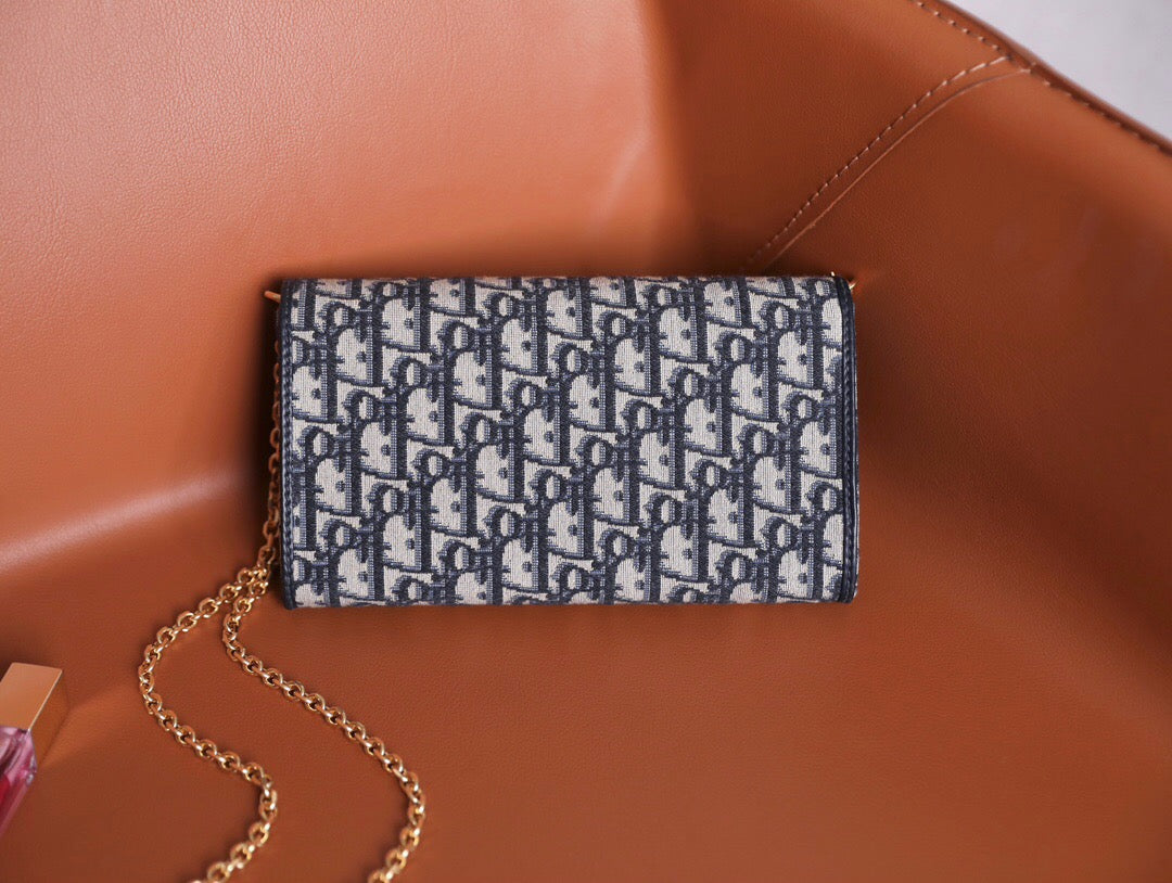 Oblique Chain Clutch