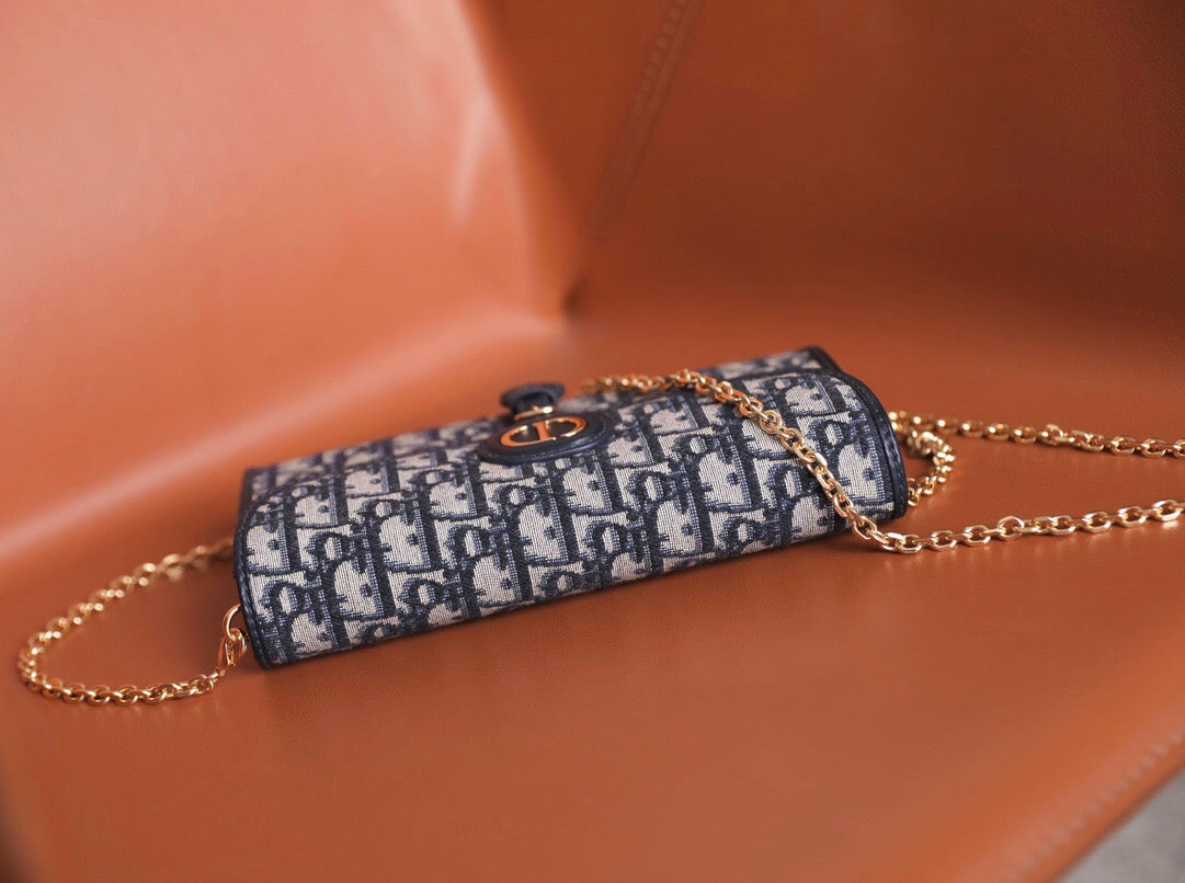 Oblique Chain Clutch