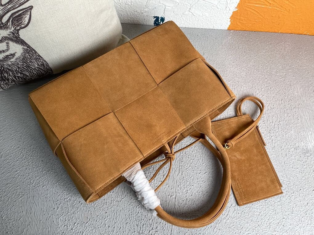 Arco Suede Tote