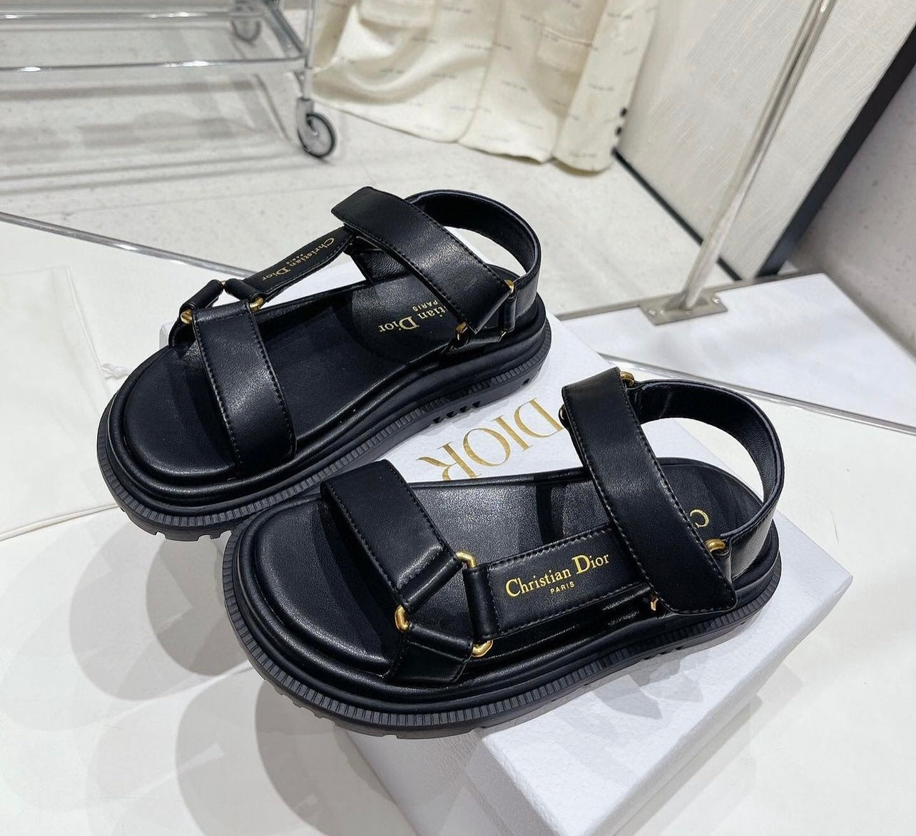 D Wave Sandals