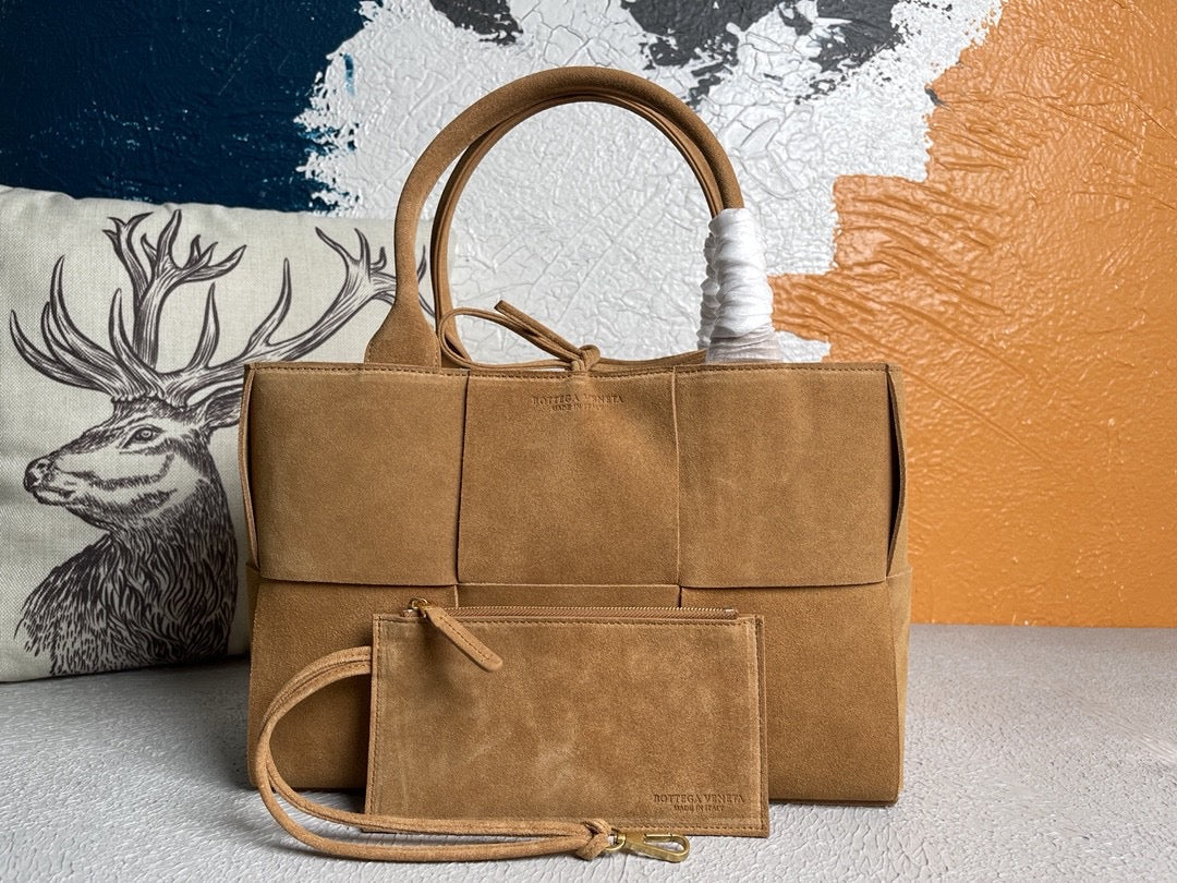 Arco Suede Tote