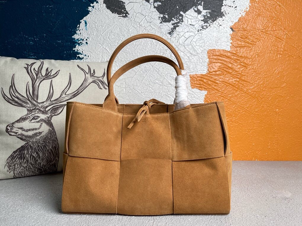 Arco Suede Tote