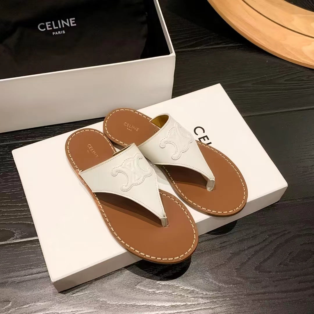 Triomphe Thong Sandals