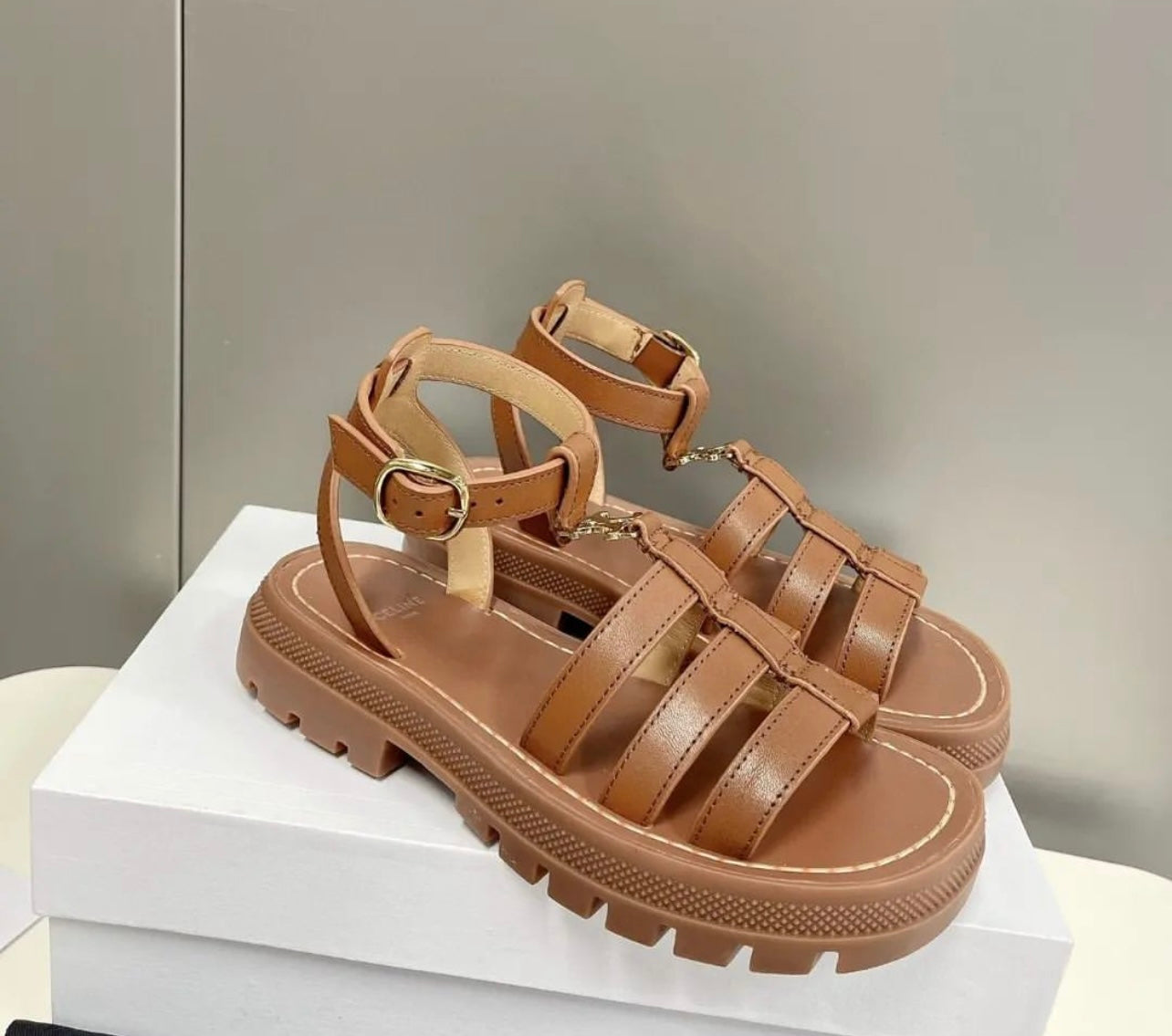 Triomphe Sandals