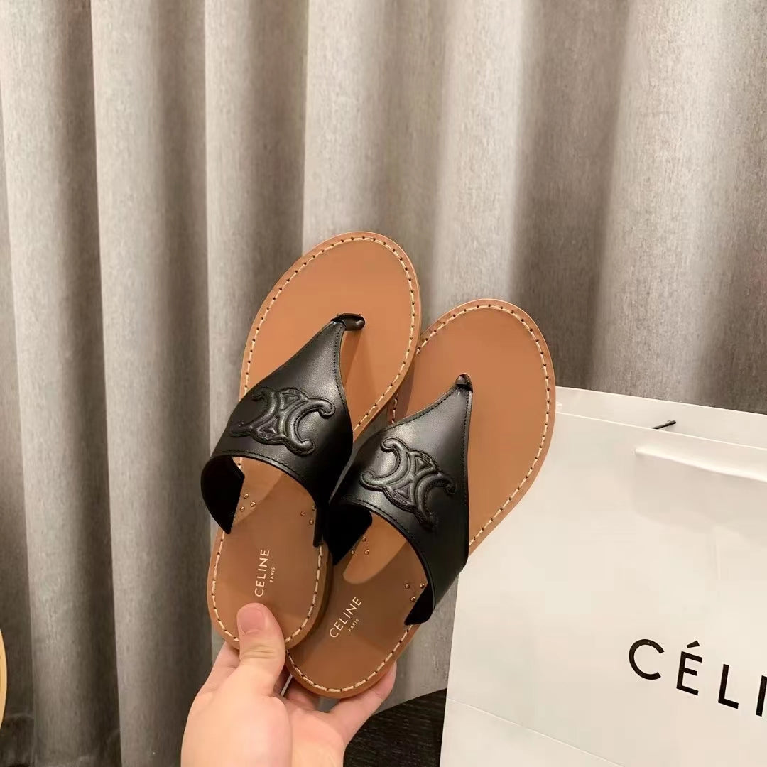 Triomphe Thong Sandals