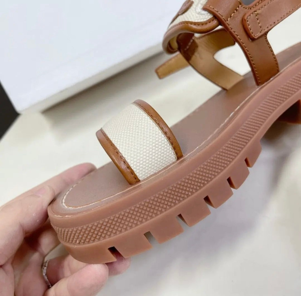 Triomphe Sandals