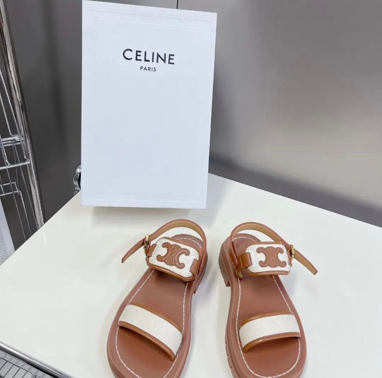 Triomphe Sandals