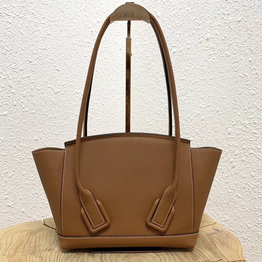 Arco Tote