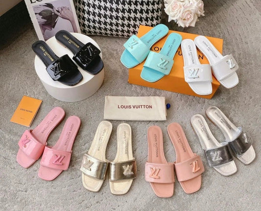 Shake Flat Sandals