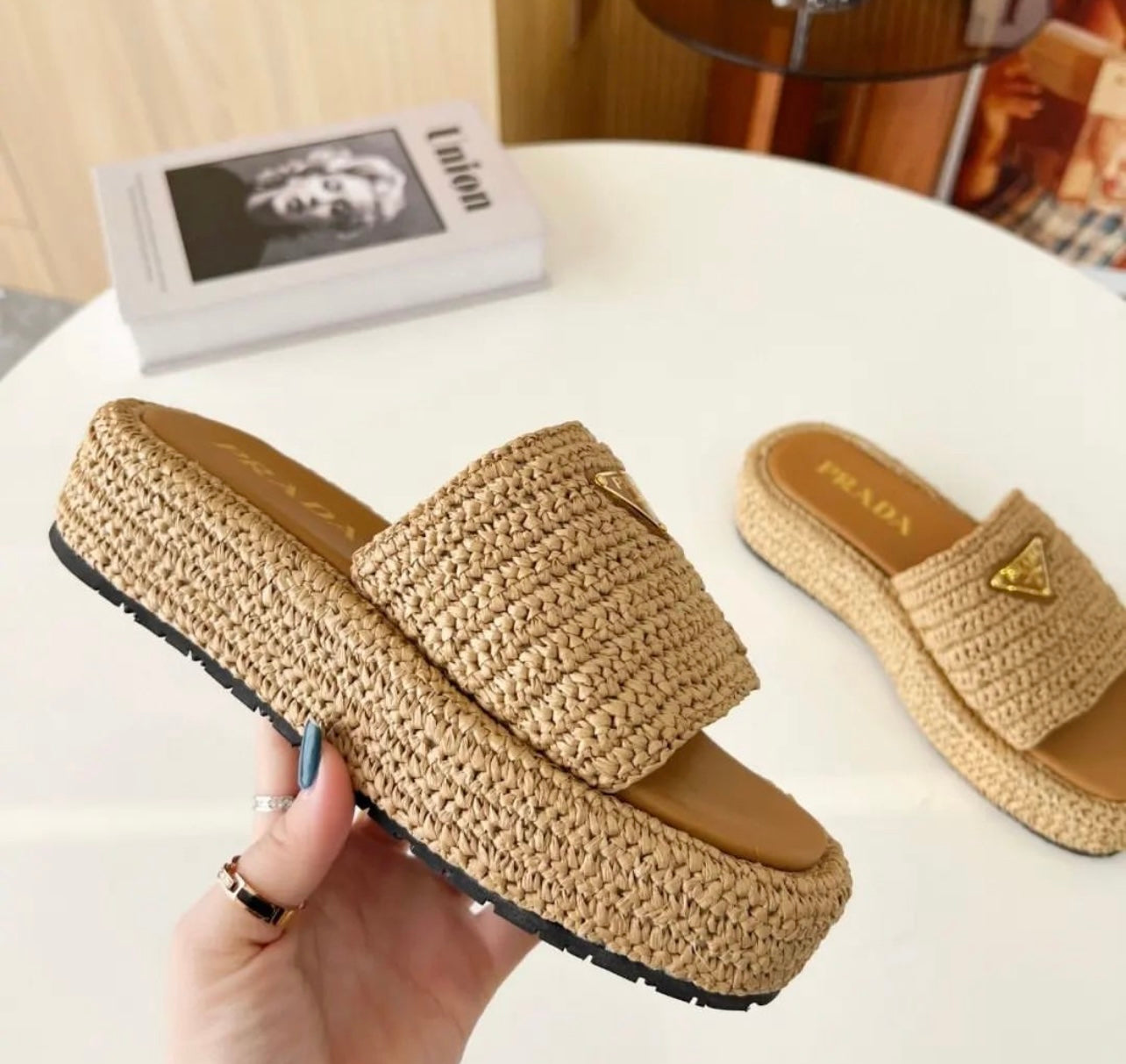 Raffia Slides