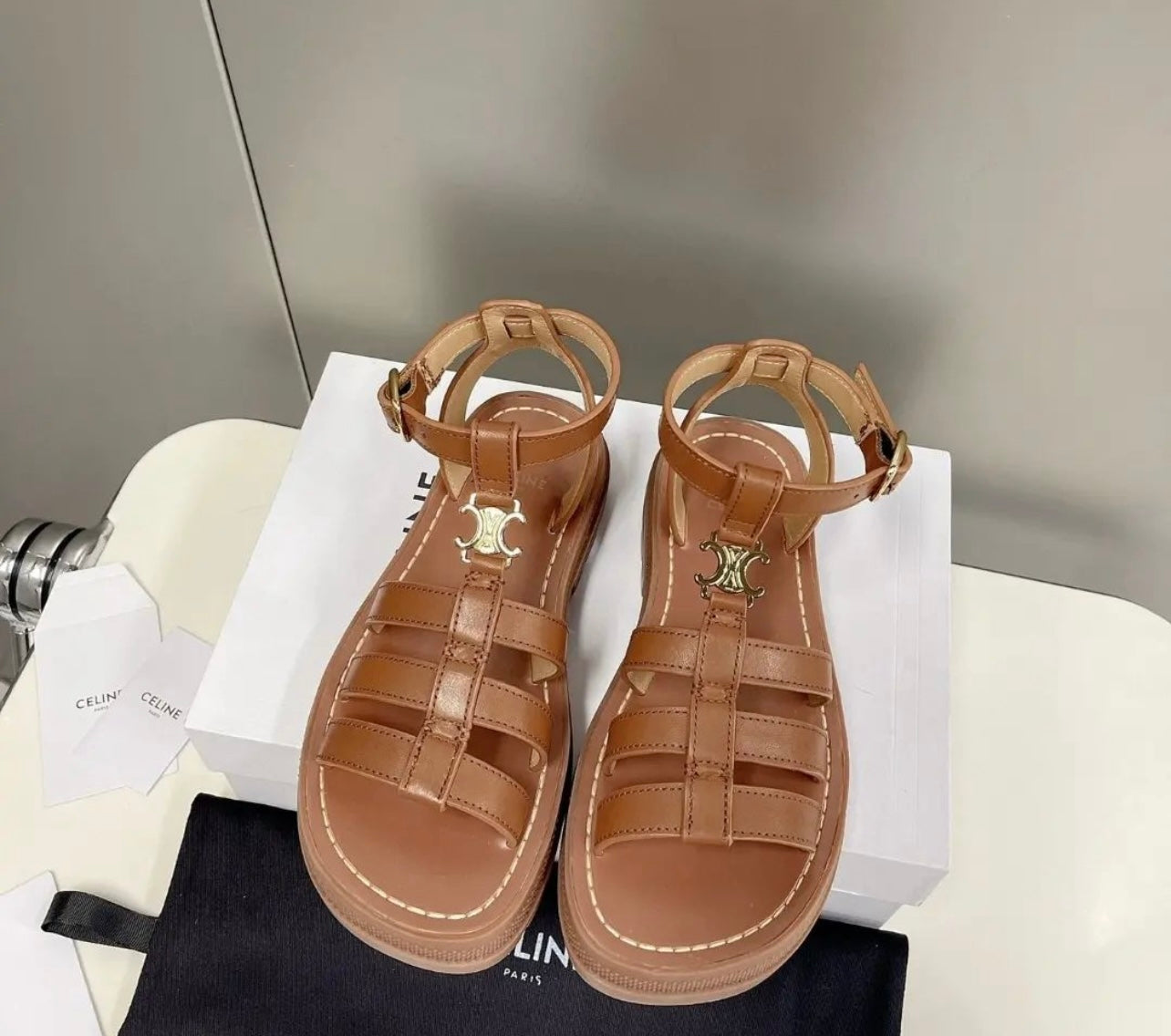 Triomphe Sandals