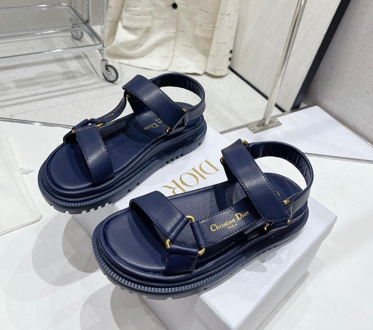 D Wave Sandals