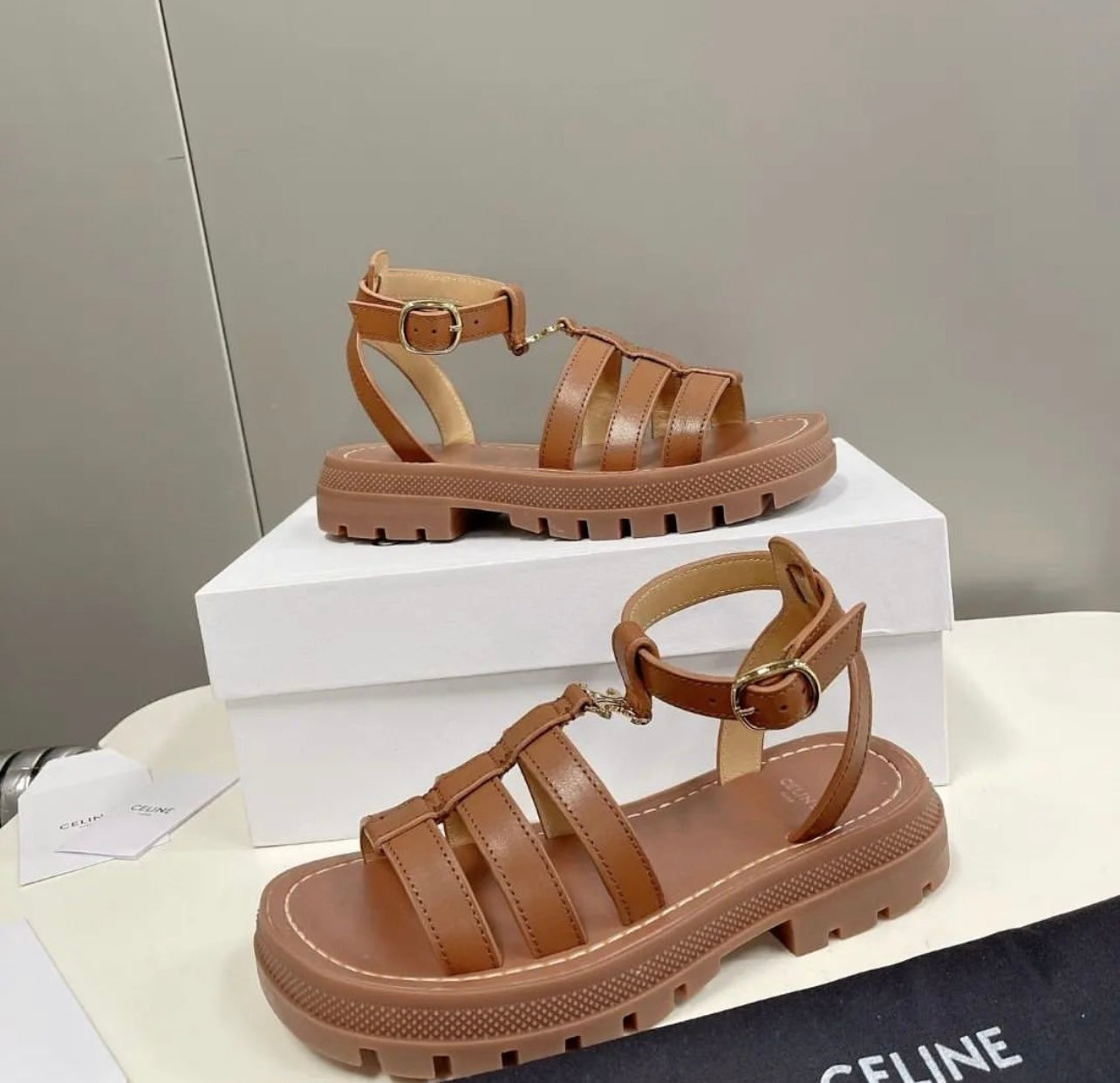 Triomphe Sandals