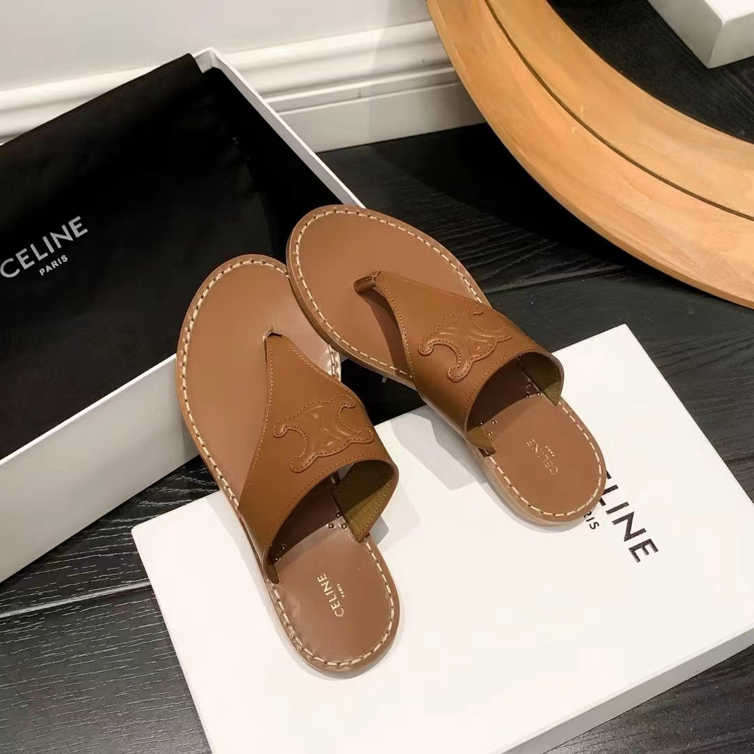 Triomphe Thong Sandals