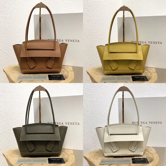 Arco Tote