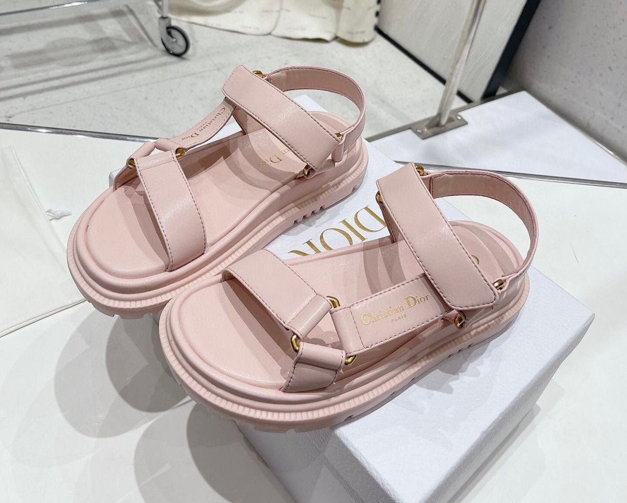 D Wave Sandals