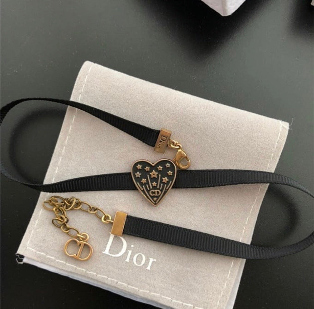 Logo Heart Choker