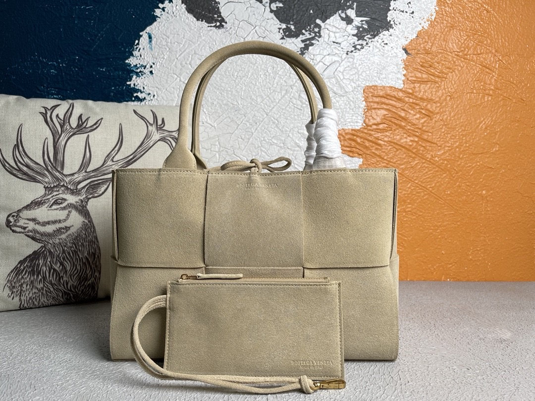 Arco Suede Tote